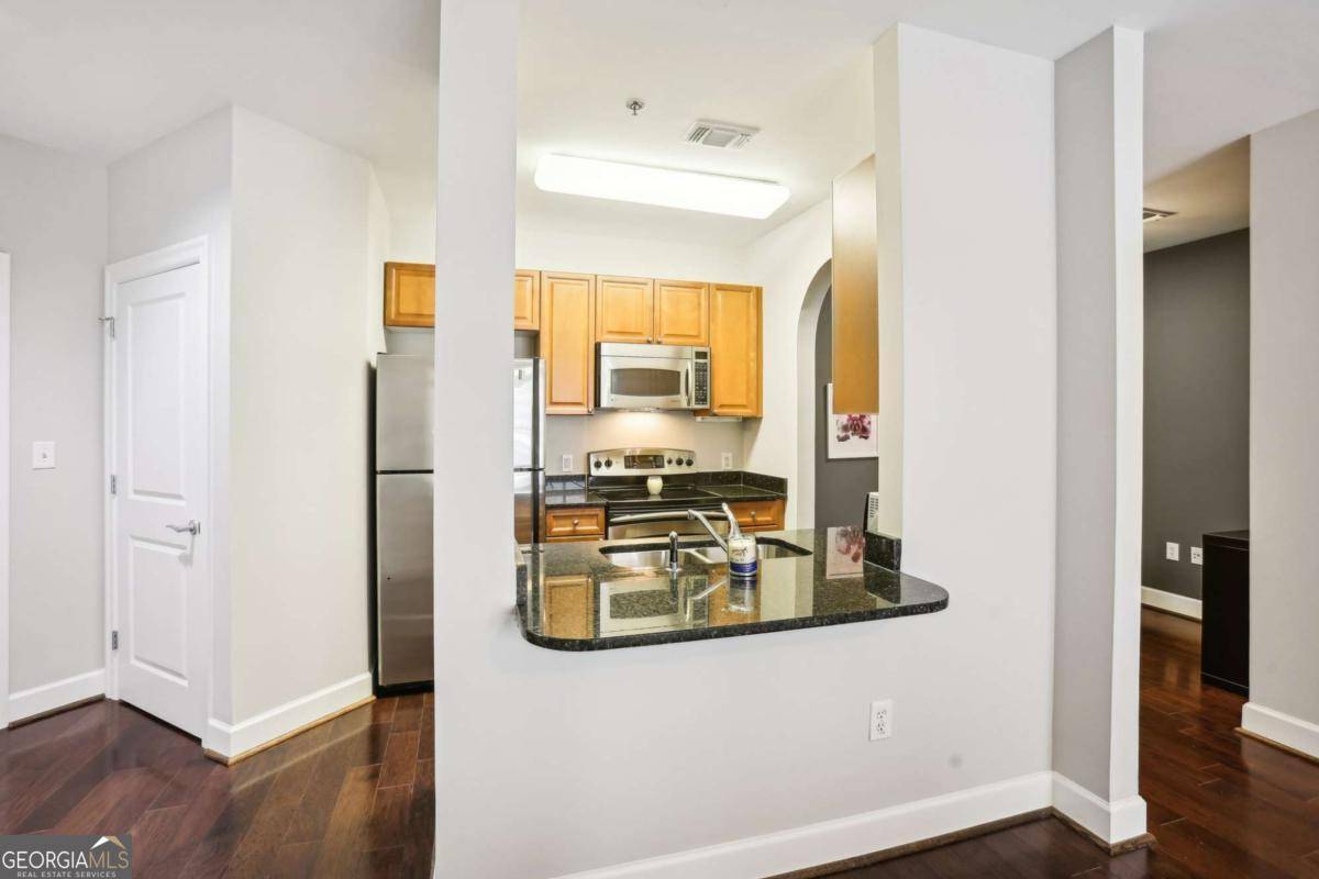 Atlanta, GA 30305,325 E Paces Ferry RD NE #810