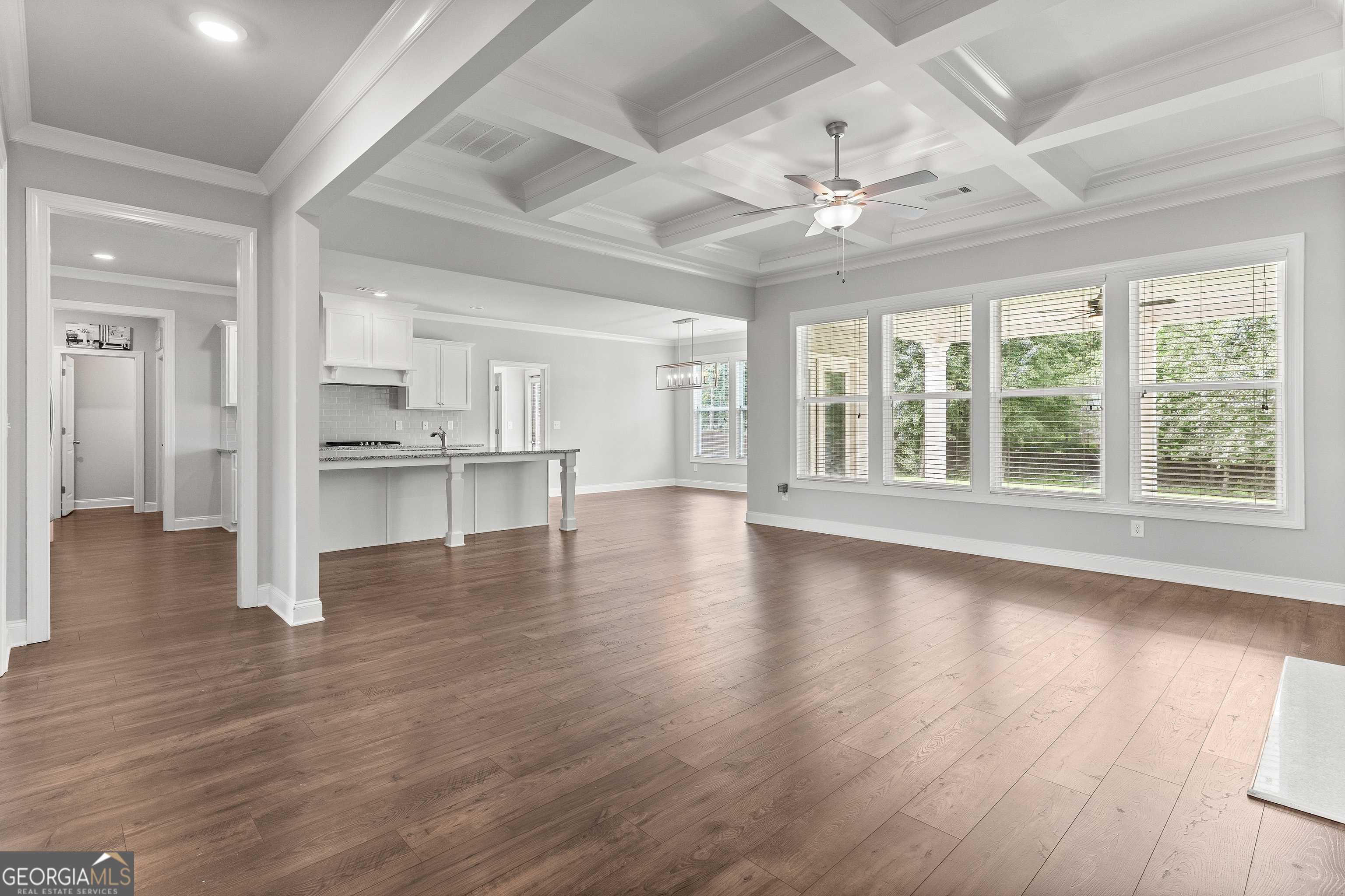 Hoschton, GA 30548,840 Champagne LN