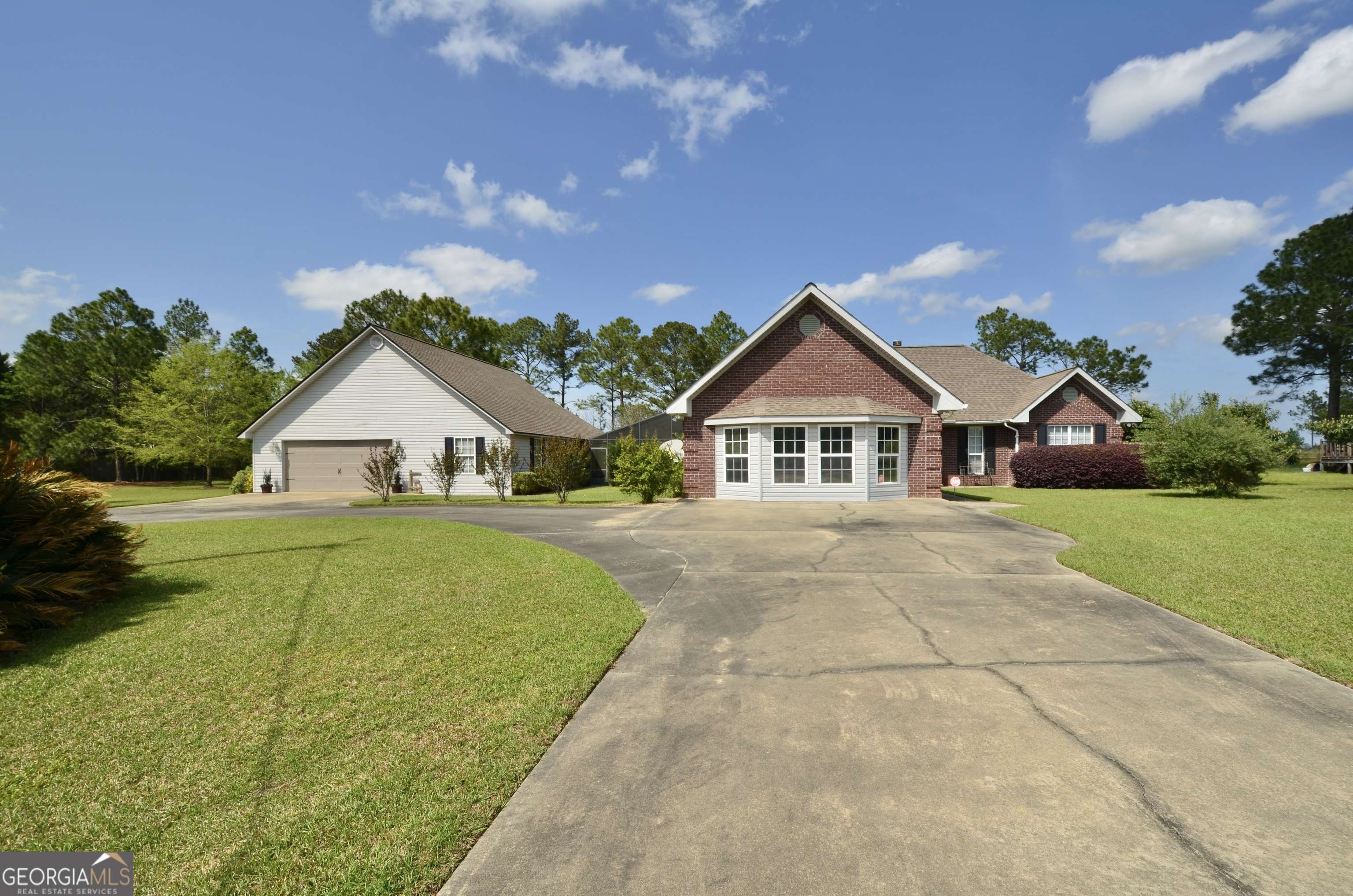 Eastman, GA 31023,399 Pine Bluff RD