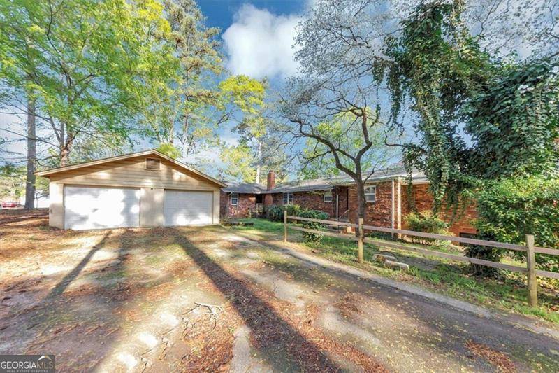 Stockbridge, GA 30281,116 LAKEPOINTE CT