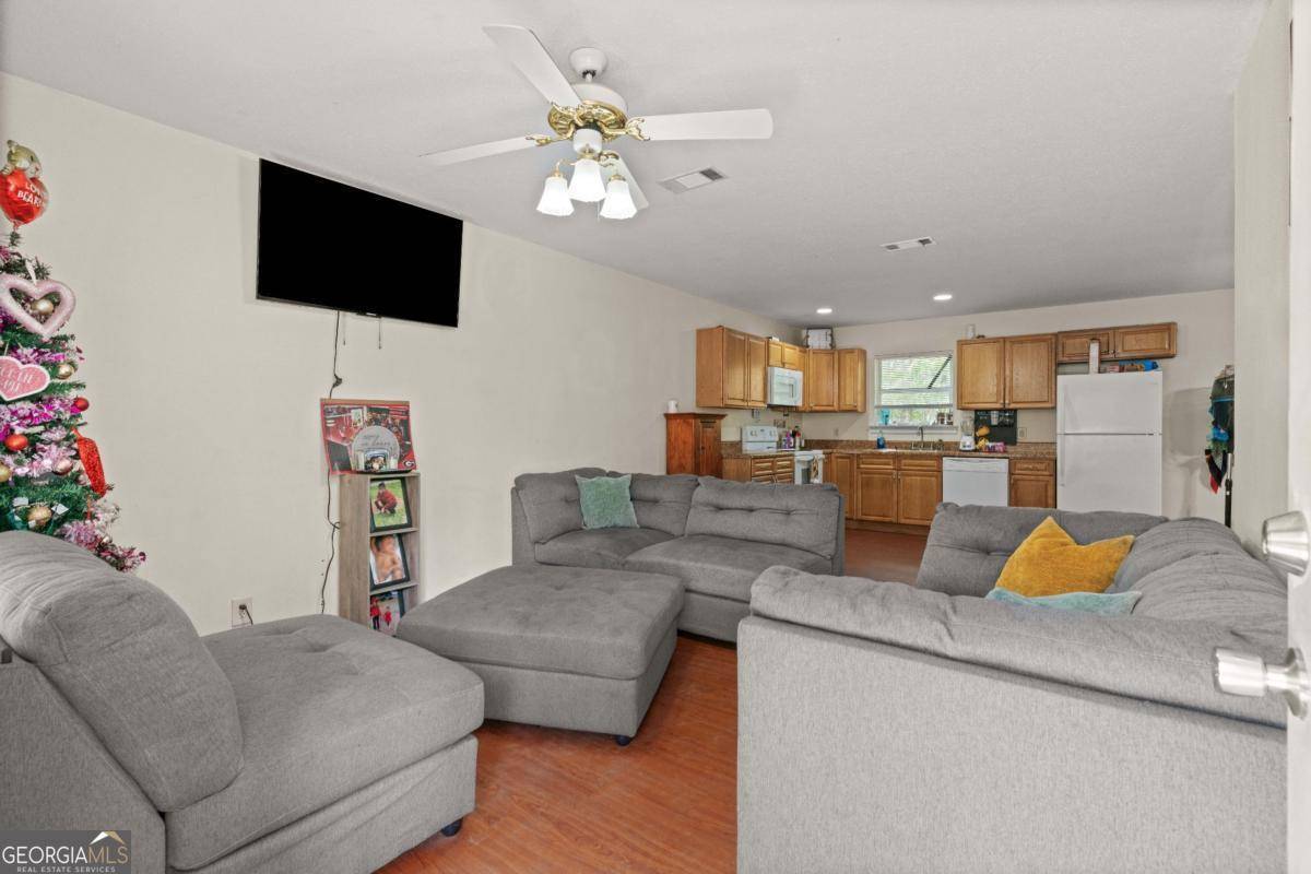 Darien, GA 31305,1202 Market ST