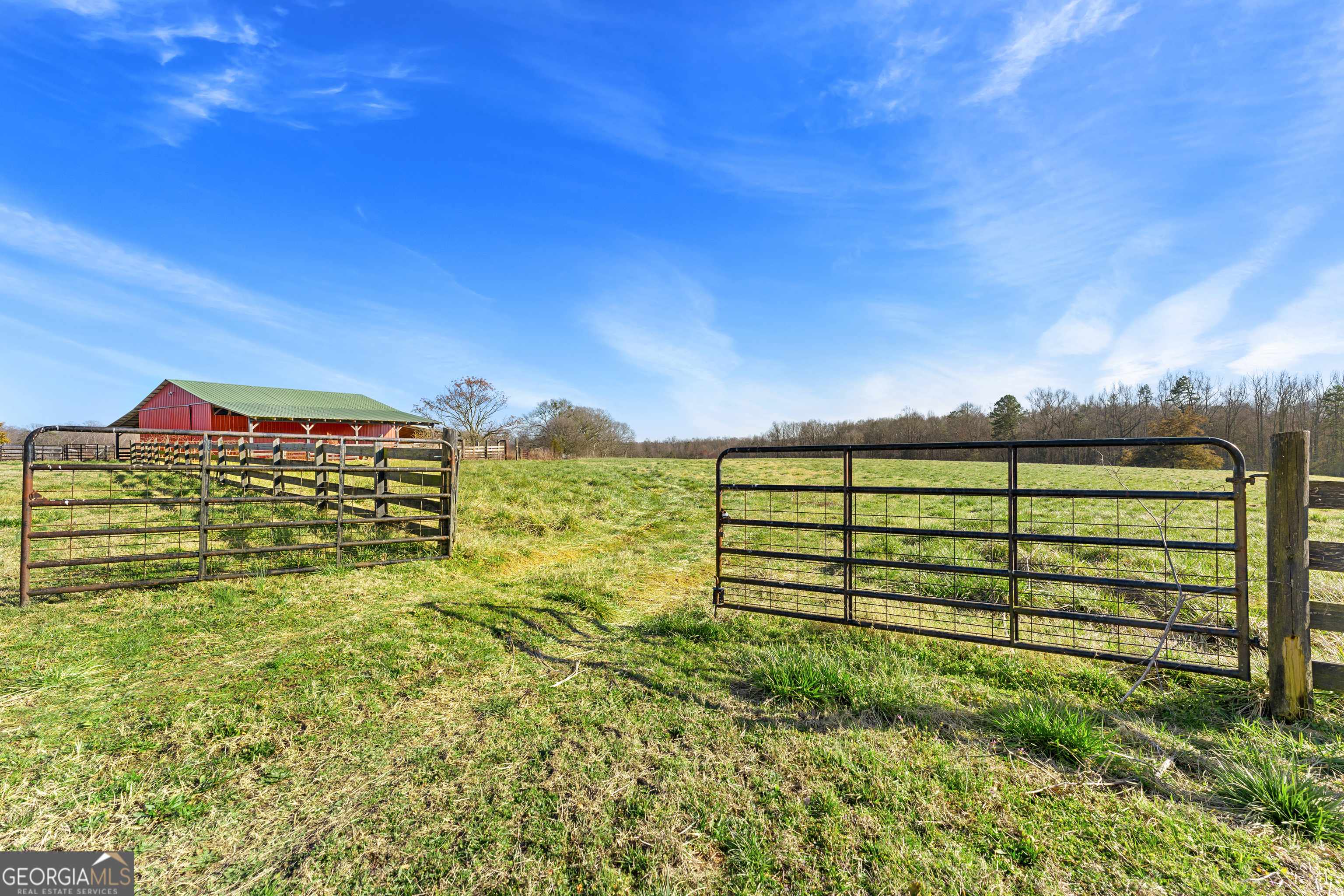 Hartwell, GA 30643,4 The Oaks DR
