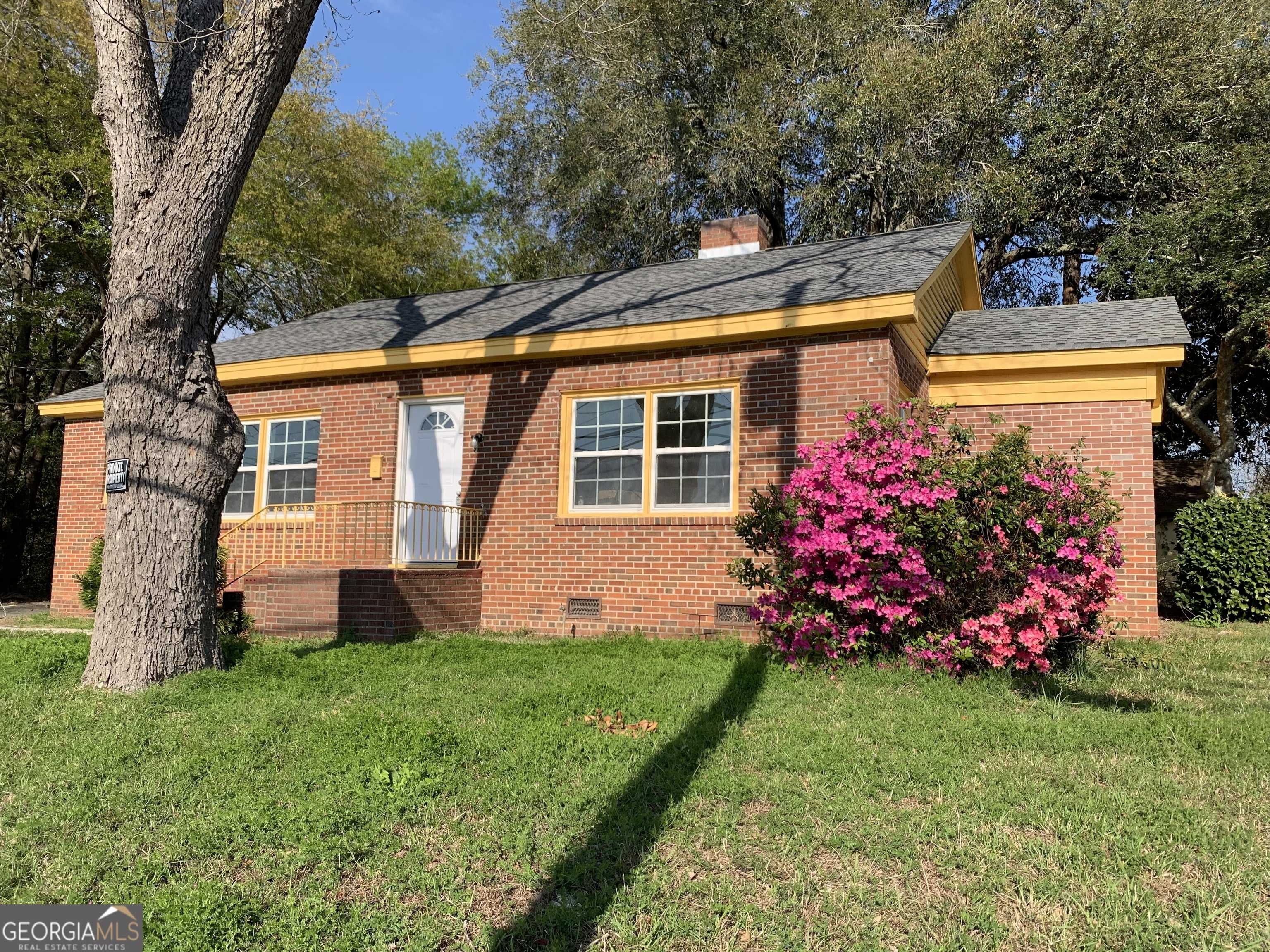 Eastman, GA 31023,611 College ST
