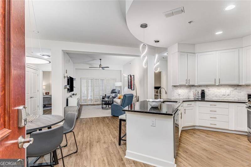 Atlanta, GA 30339,200 River Vista DR #713