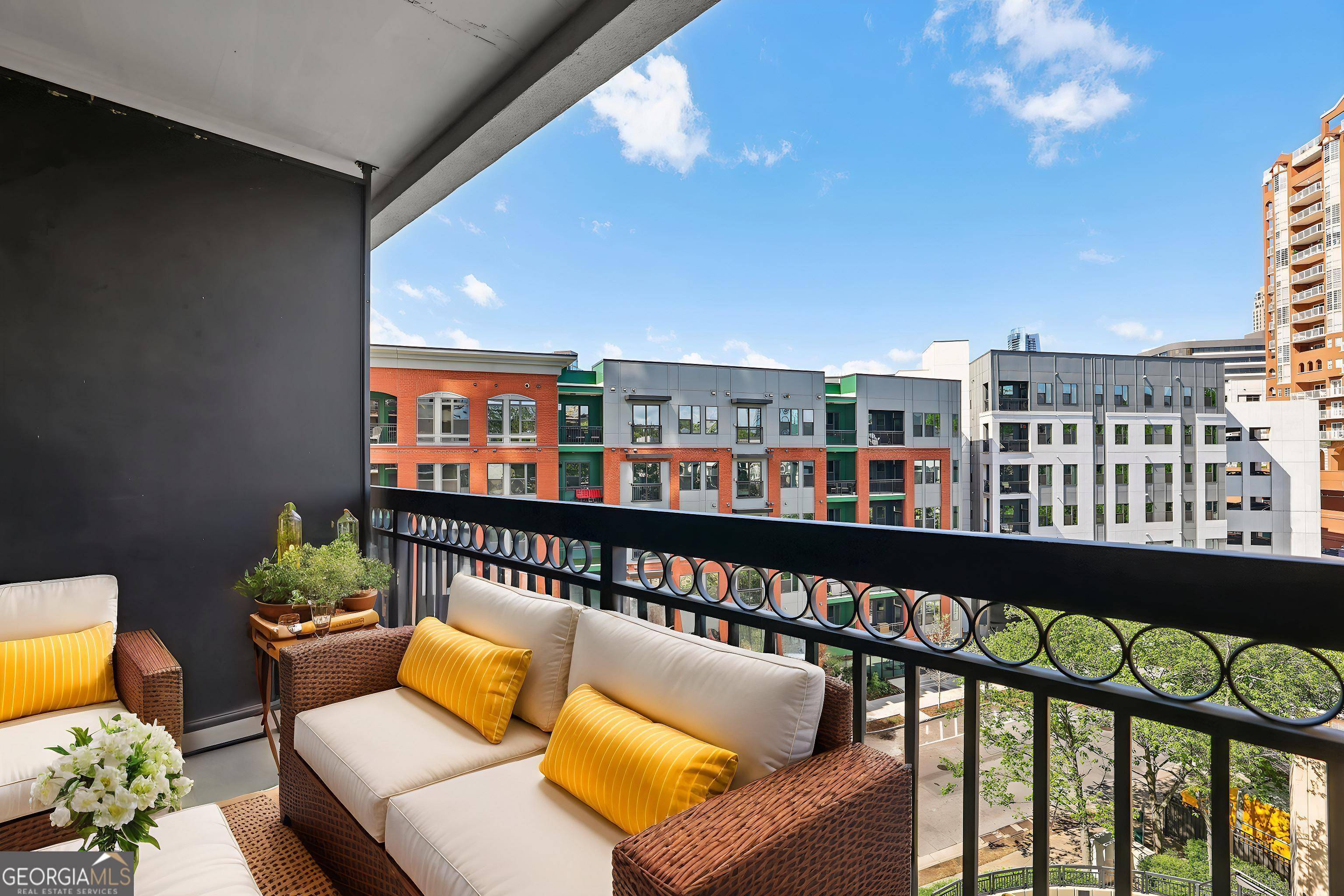Atlanta, GA 30326,3481 Lakeside DR NE #907