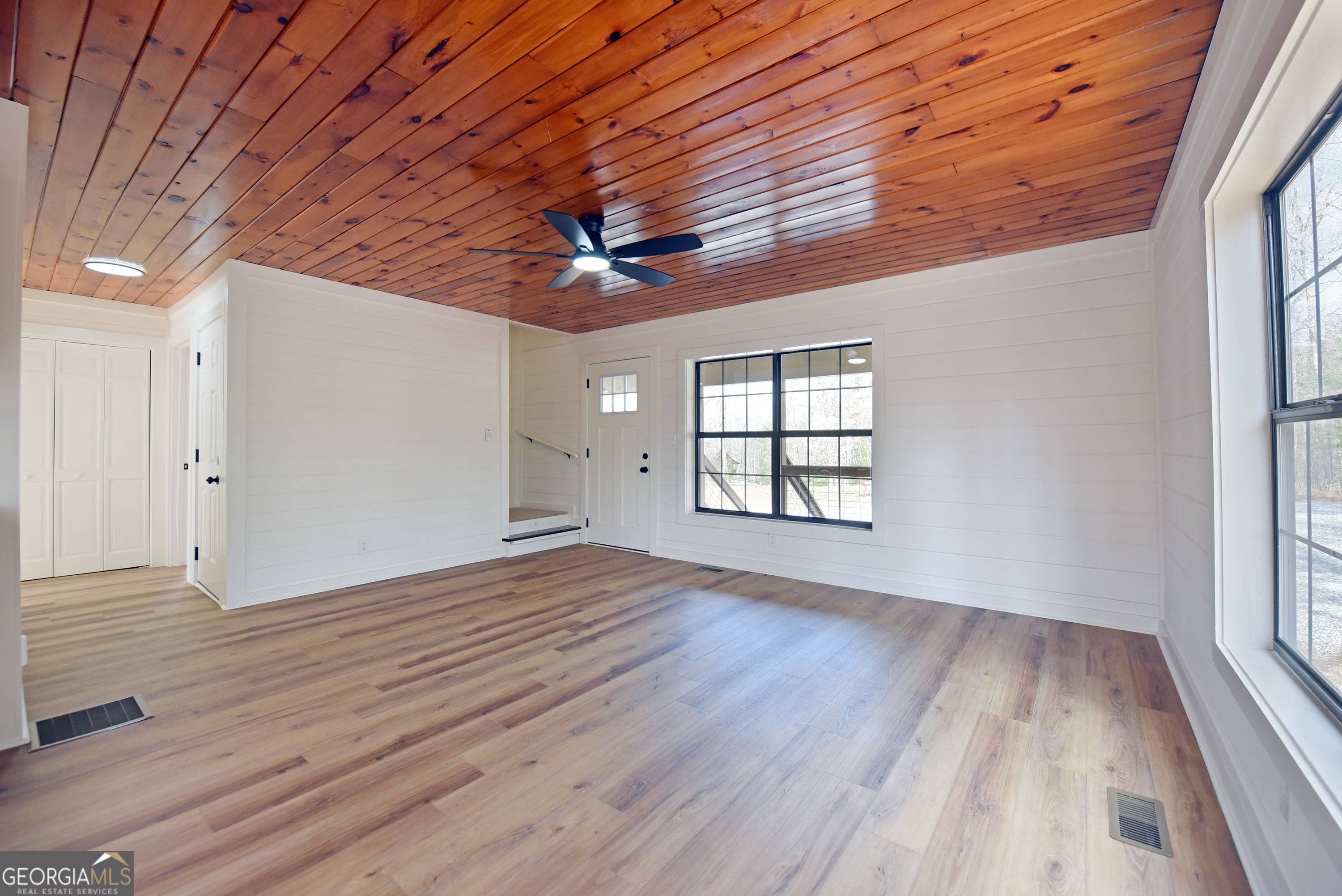 Mineral Bluff, GA 30559,930 Robert Miller LN