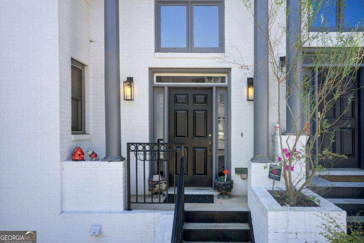 Atlanta, GA 30324,1015 Heatherbrooke LN