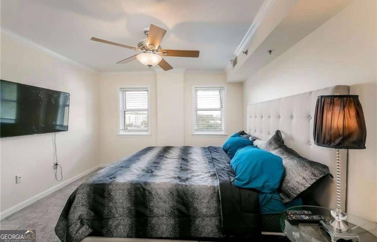 Atlanta, GA 30328,795 HAMMOND DR #813