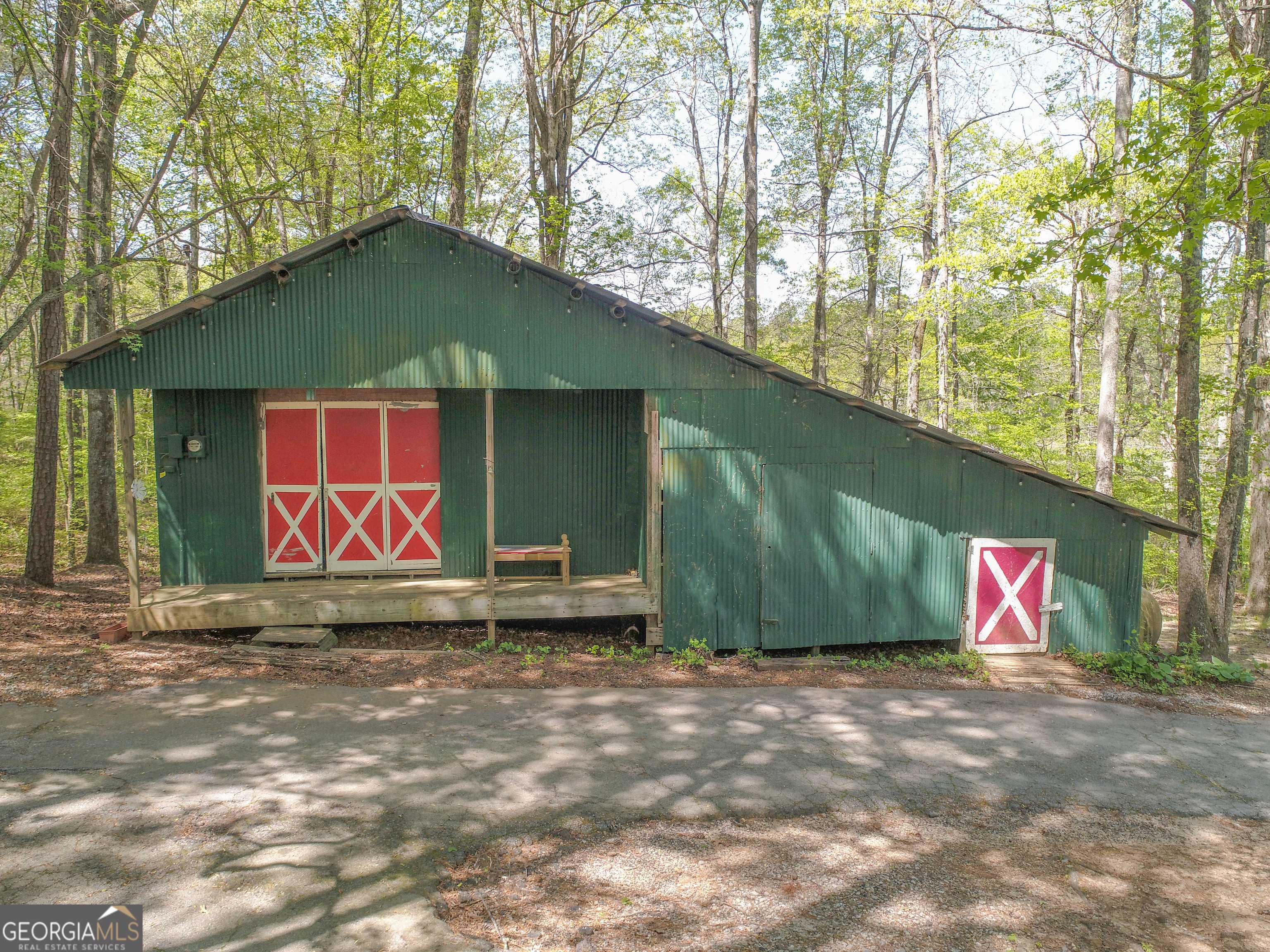 Senoia, GA 30276,161 Hutchinson Lake RD