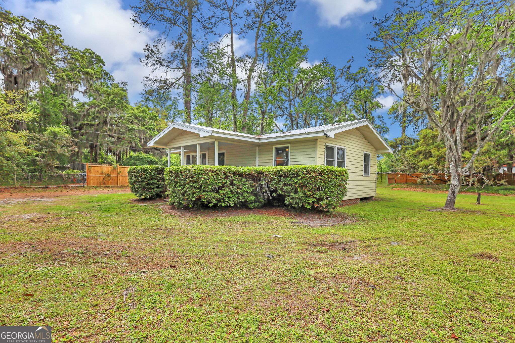 Brunswick, GA 31523,137 Oak Grove RD