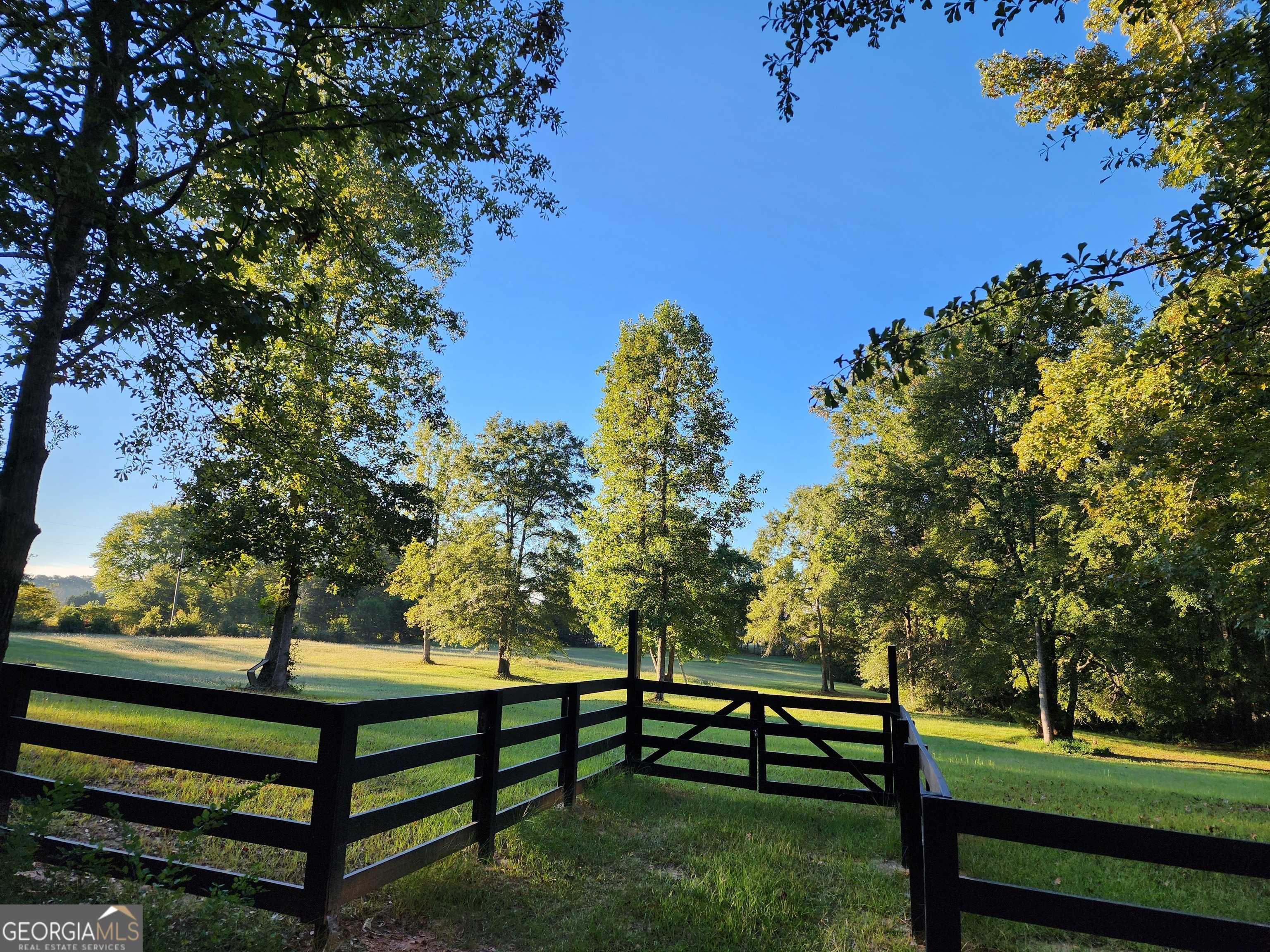 Chattahoochee Hills, GA 30268,11910 Hamilton RD