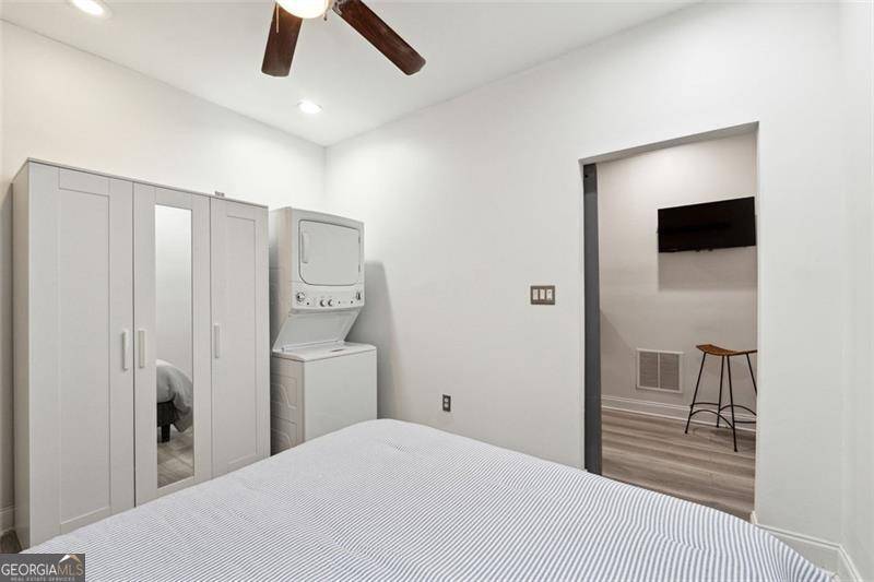 Atlanta, GA 30328,1071 PEARL