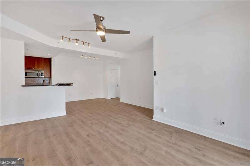 Atlanta, GA 30309,1075 Peachtree WALK NE #A421