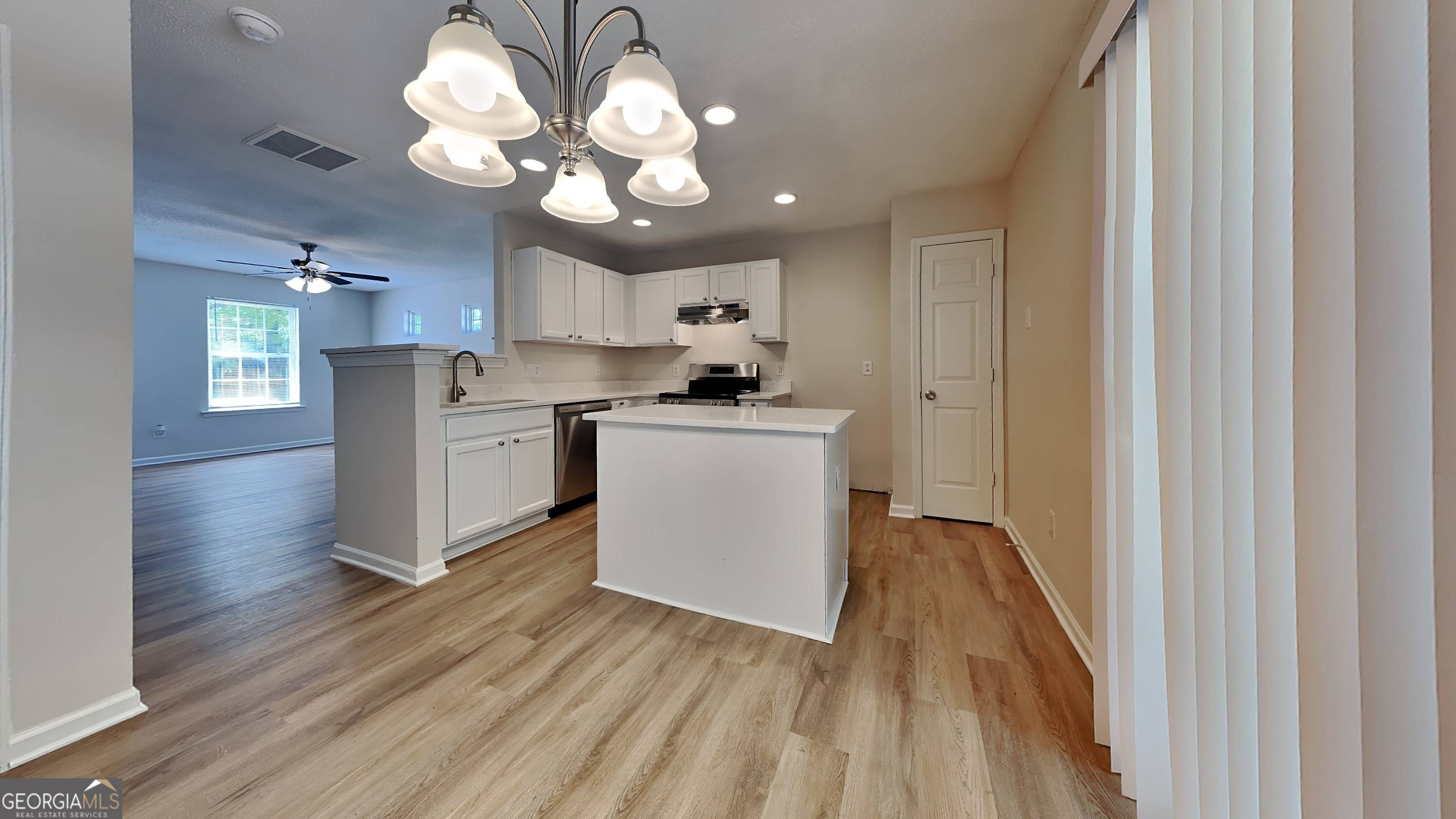 Atlanta, GA 30349,5870 Sable Glen RD