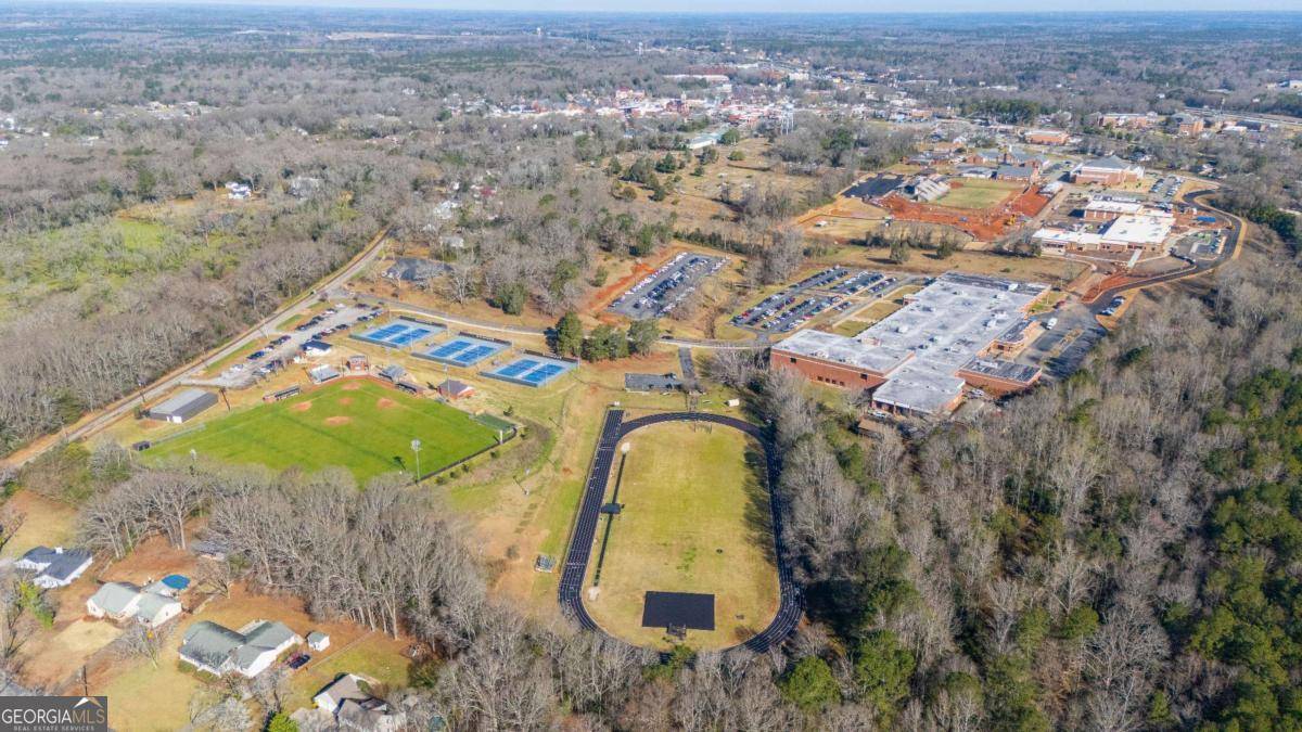 Forsyth, GA 31029,101 E Chambers ST