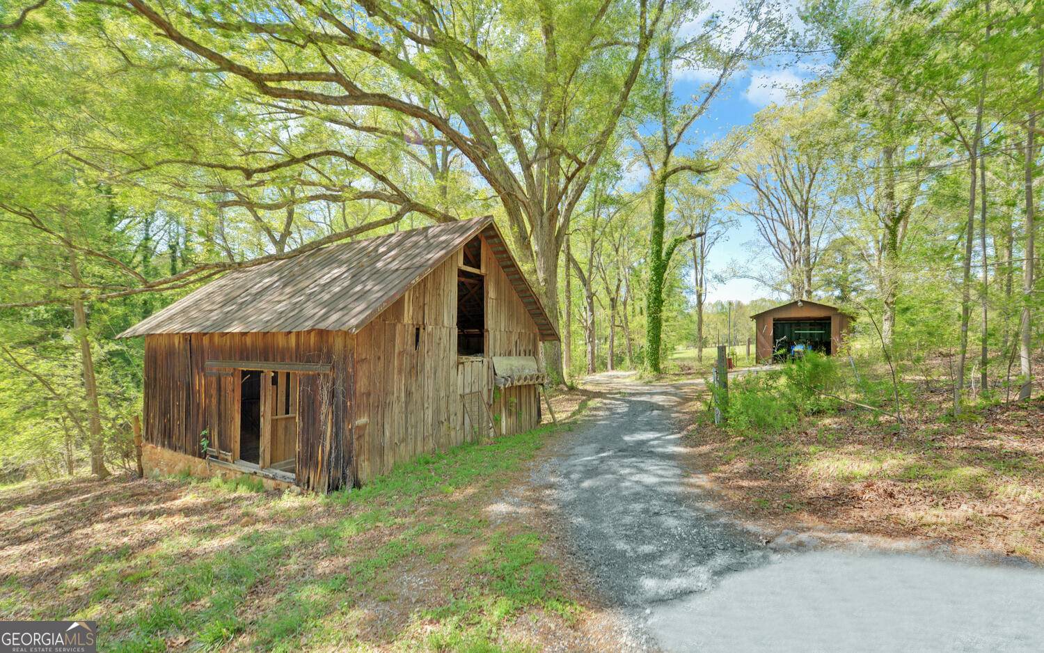 Toccoa, GA 30577,850 Long RD