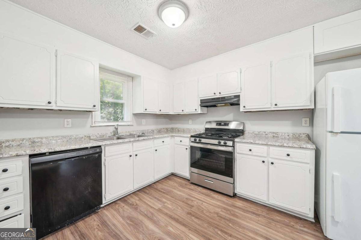 Lithonia, GA 30058,2058 Corners CIR
