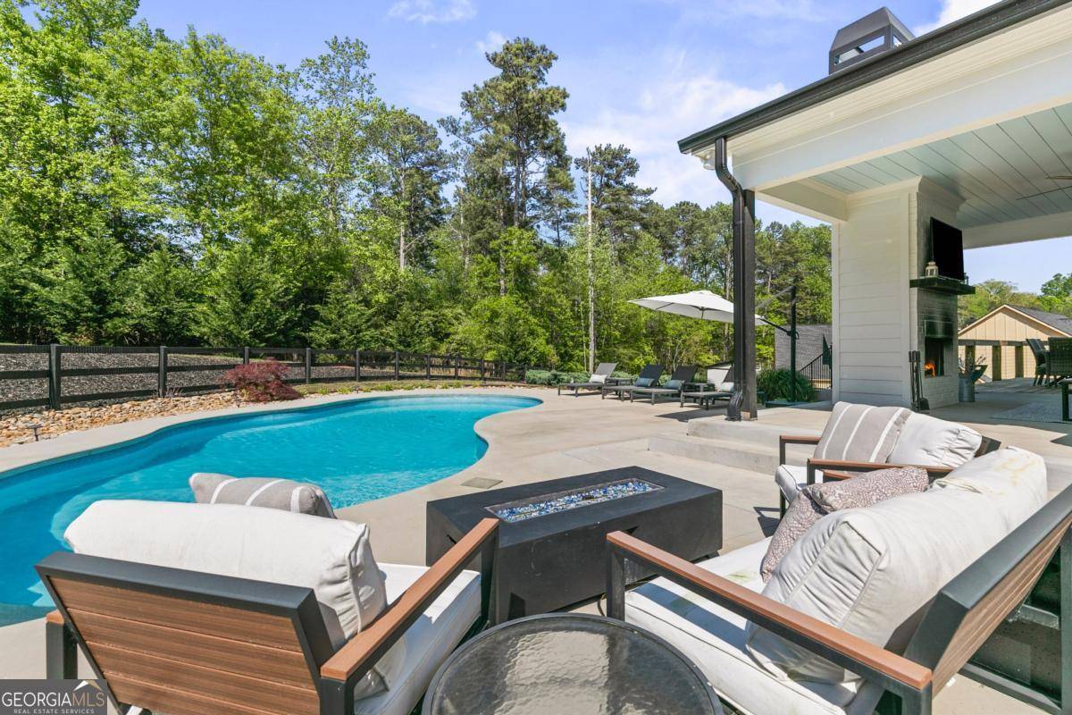 Flowery Branch, GA 30542,6560 Crestwood Peninsula