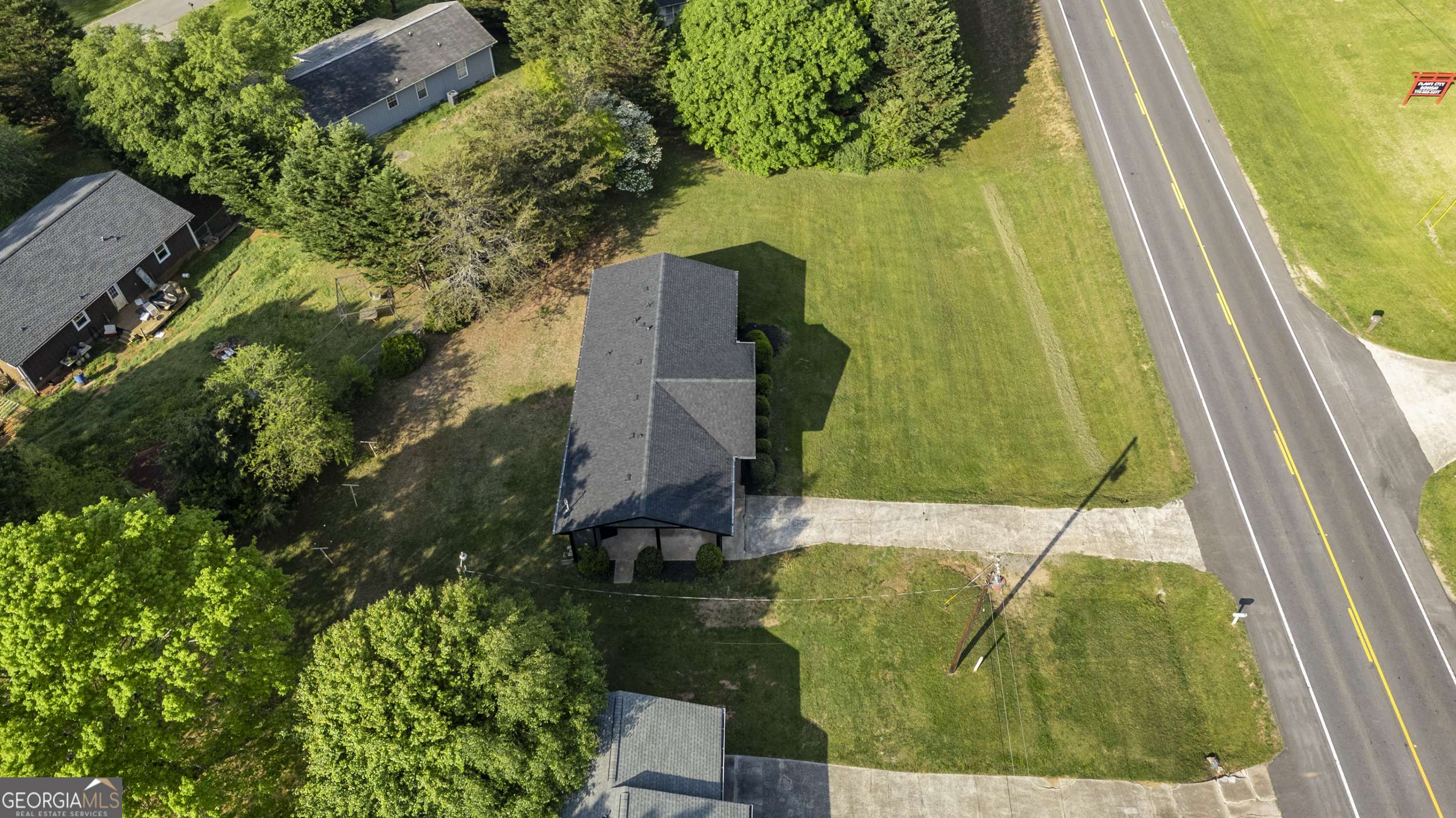 Clermont, GA 30527,5614 Cleveland HWY
