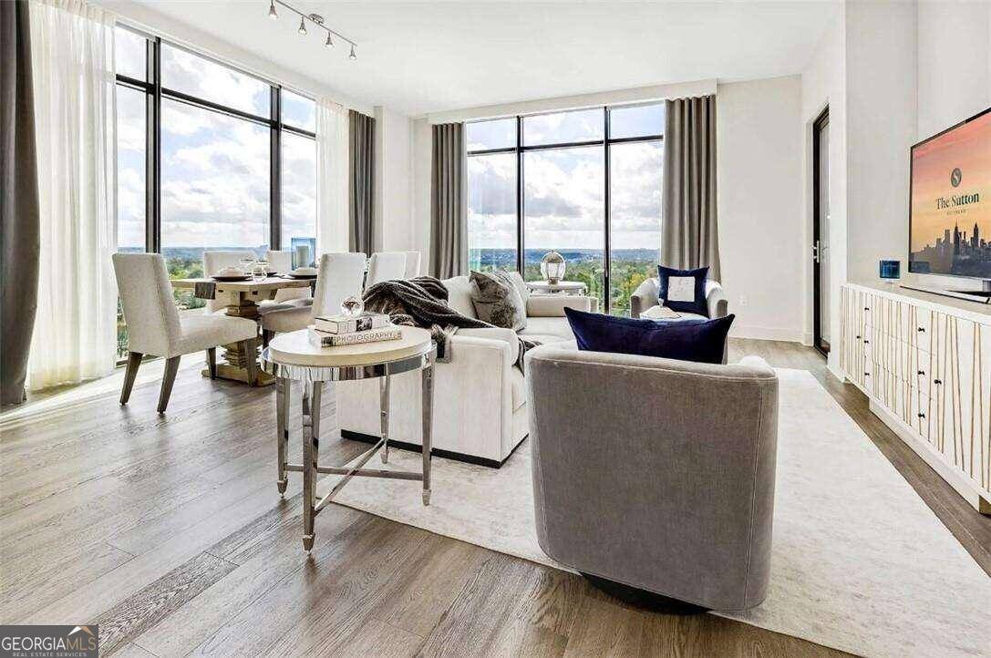 Atlanta, GA 30305,2965 Peachtree RD #1809