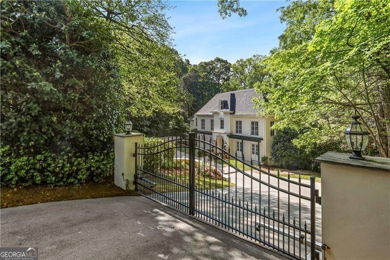 Atlanta, GA 30327,1658 Mount Paran RD NW