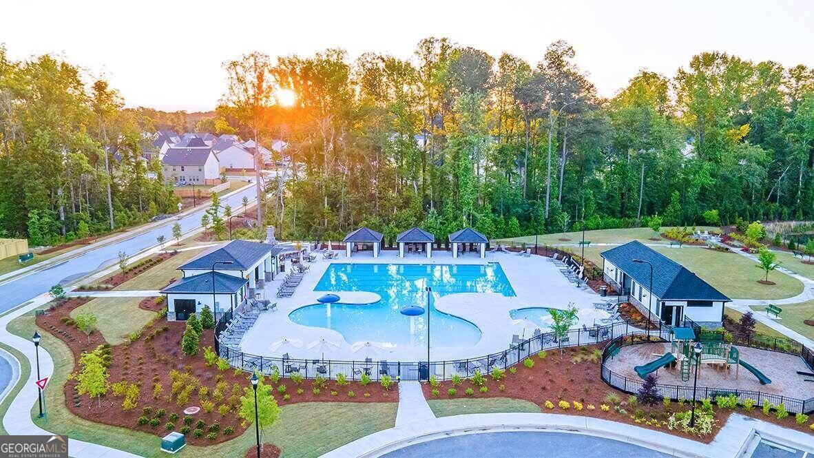 Loganville, GA 30052,320 SILVER MOON DR
