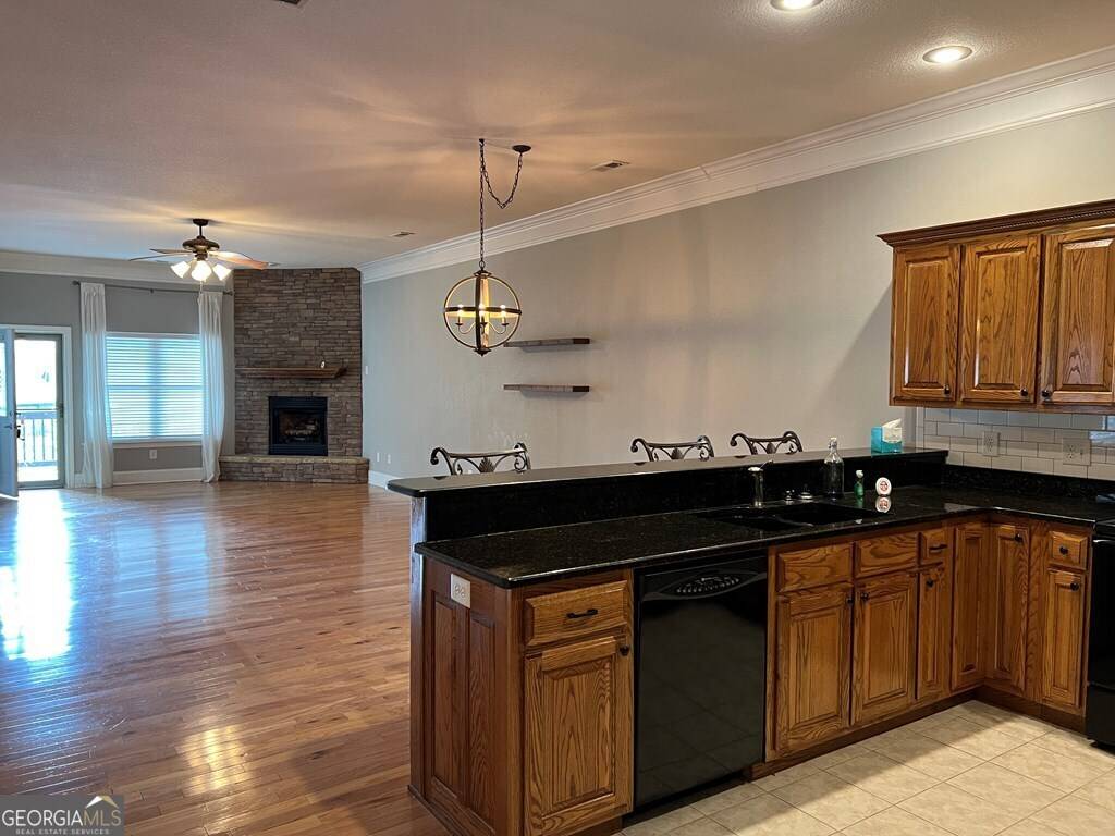 Young Harris, GA 30582,1647 Lakeview DR #H