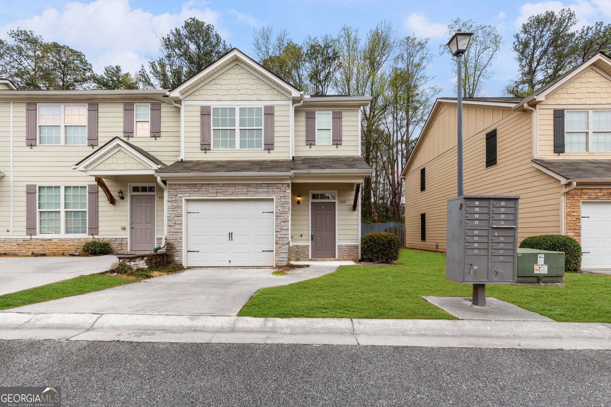 Atlanta, GA 30344,4370 Stone Gate WAY #97