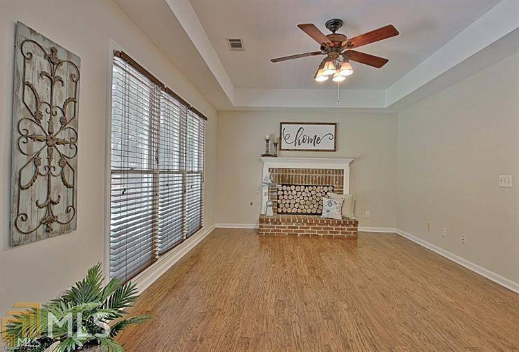 Newnan, GA 30263,190 Inland CIR