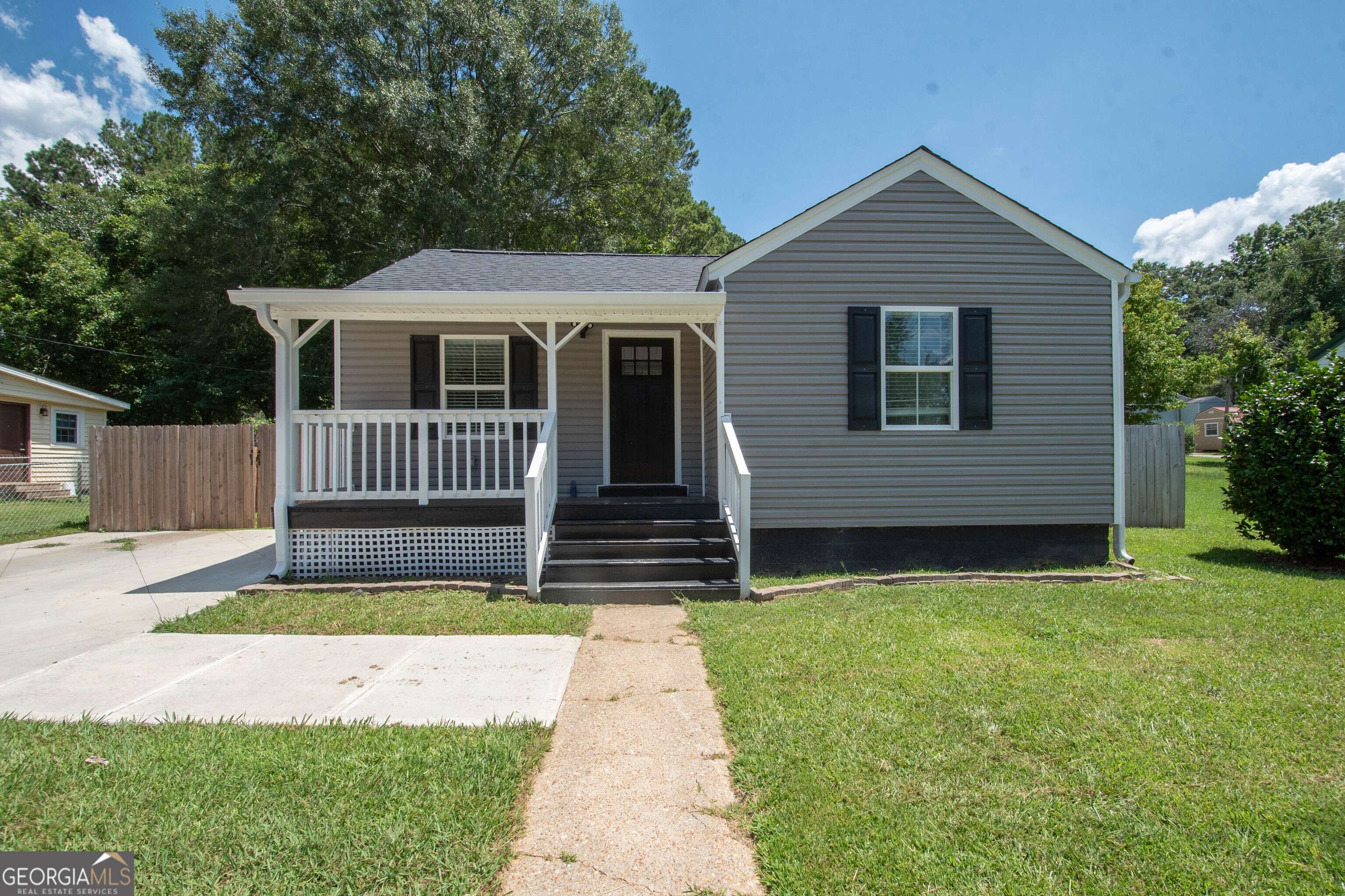Hogansville, GA 30230,203 White AVE