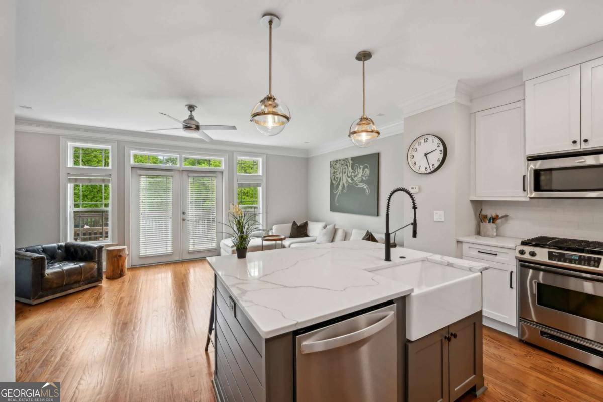 Sandy Springs, GA 30328,62 High Top PT