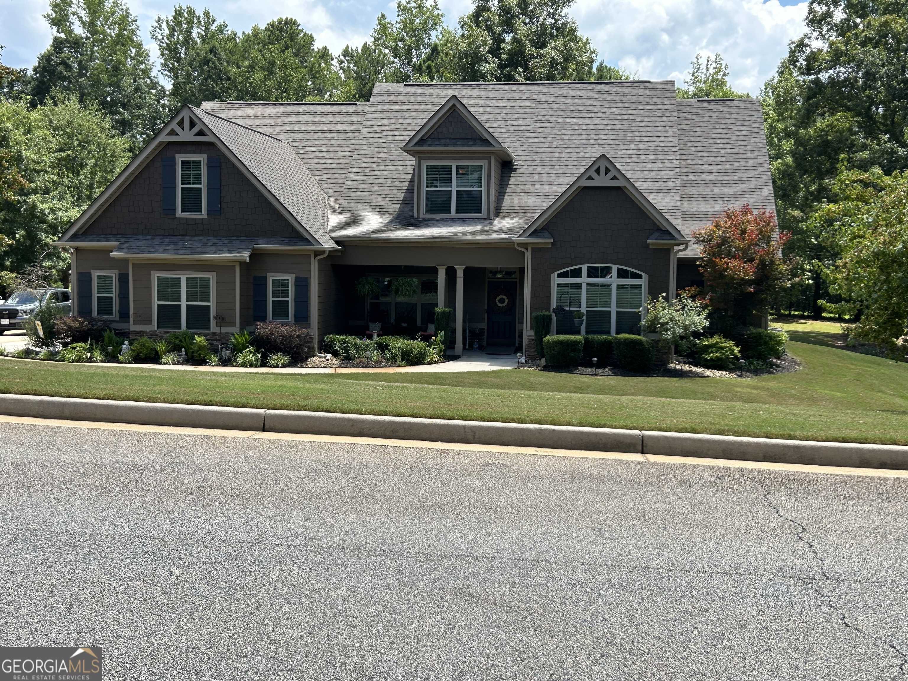 Senoia, GA 30276,230 Country Lake DR
