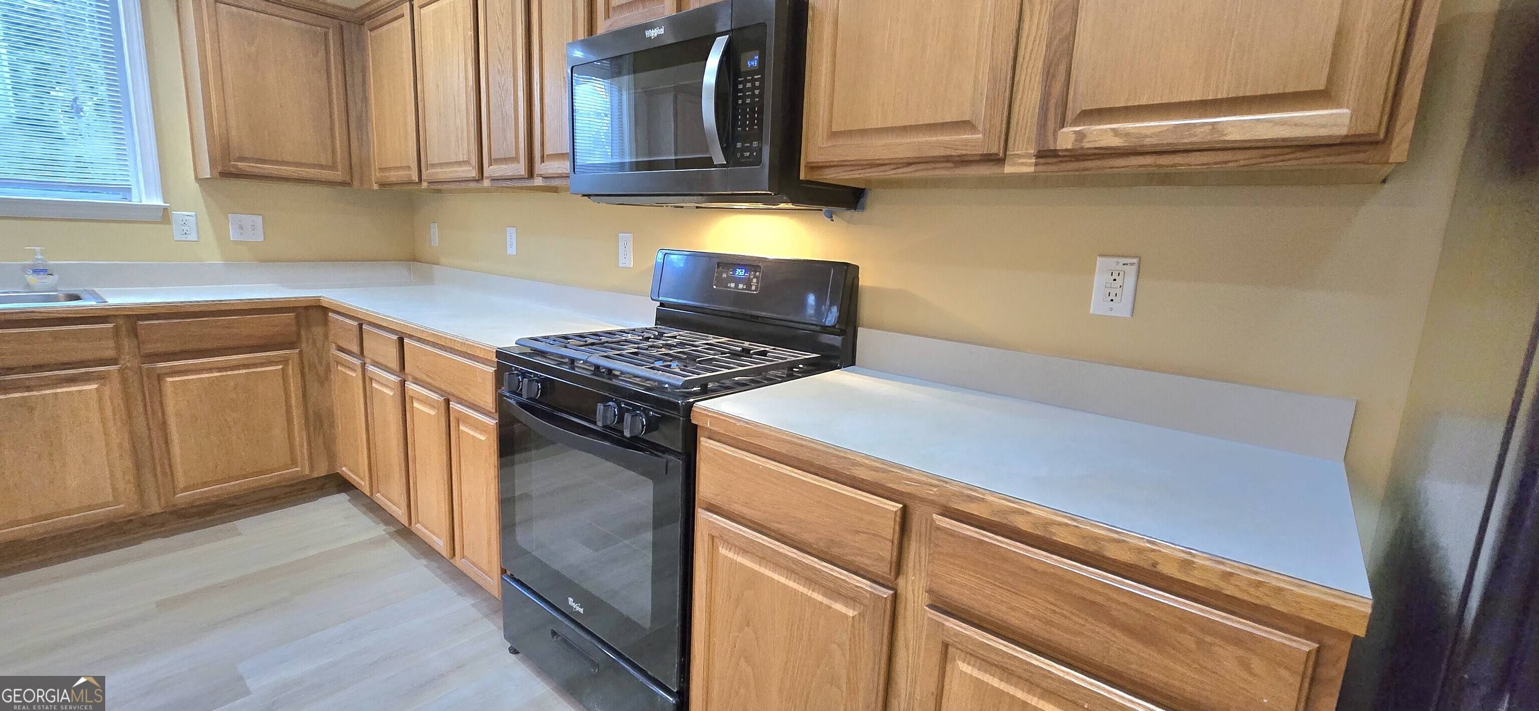 Newnan, GA 30265,11 Brookview DR