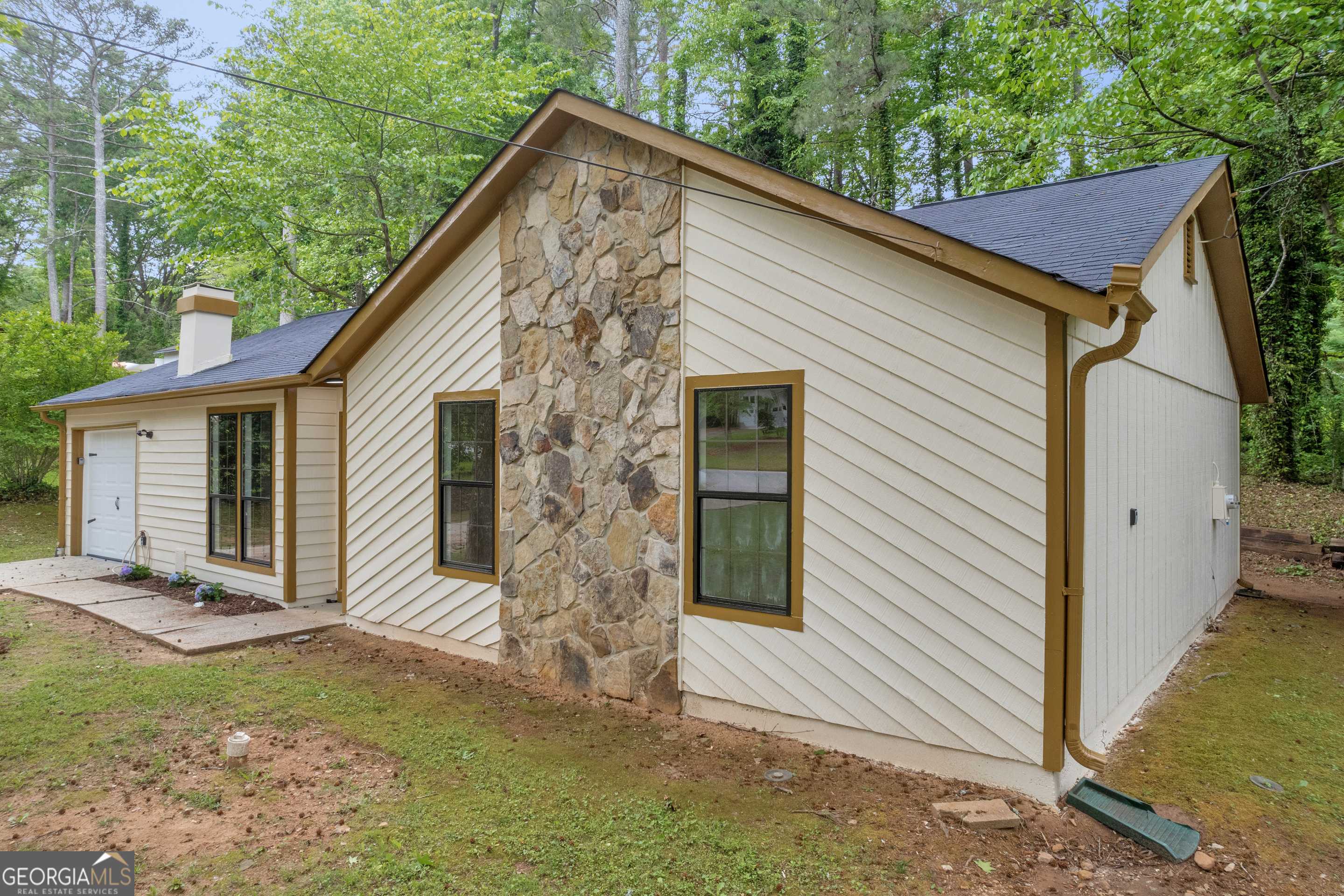Lithonia, GA 30058,1829 Herringbone HOLW
