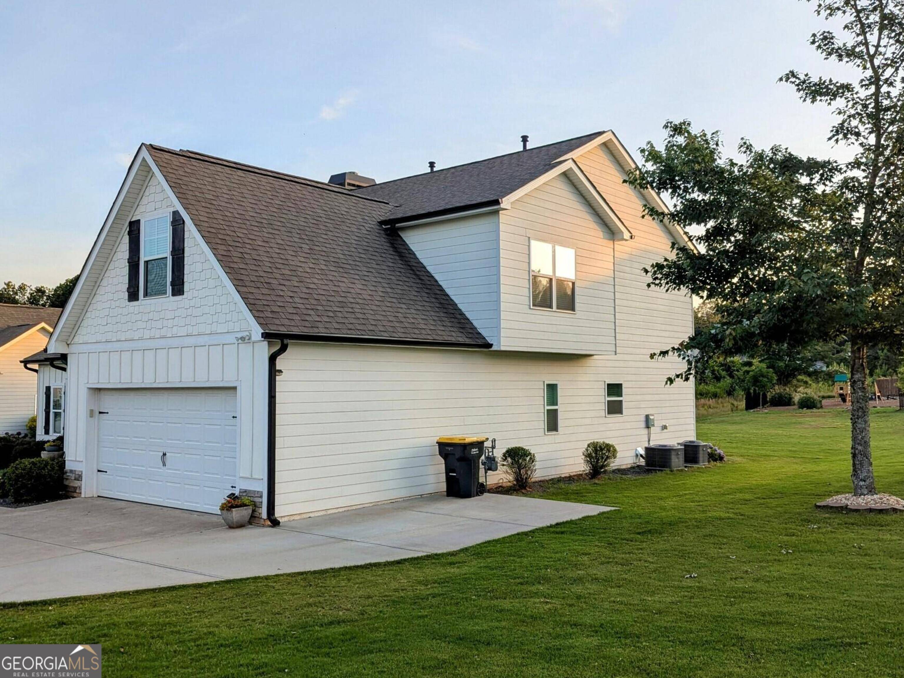 Senoia, GA 30276,300 Kenwood TRL