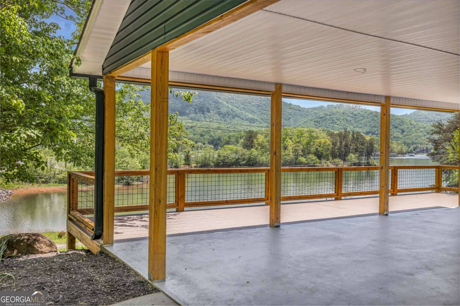Hiawassee, GA 30546,233 Bradshaw RD