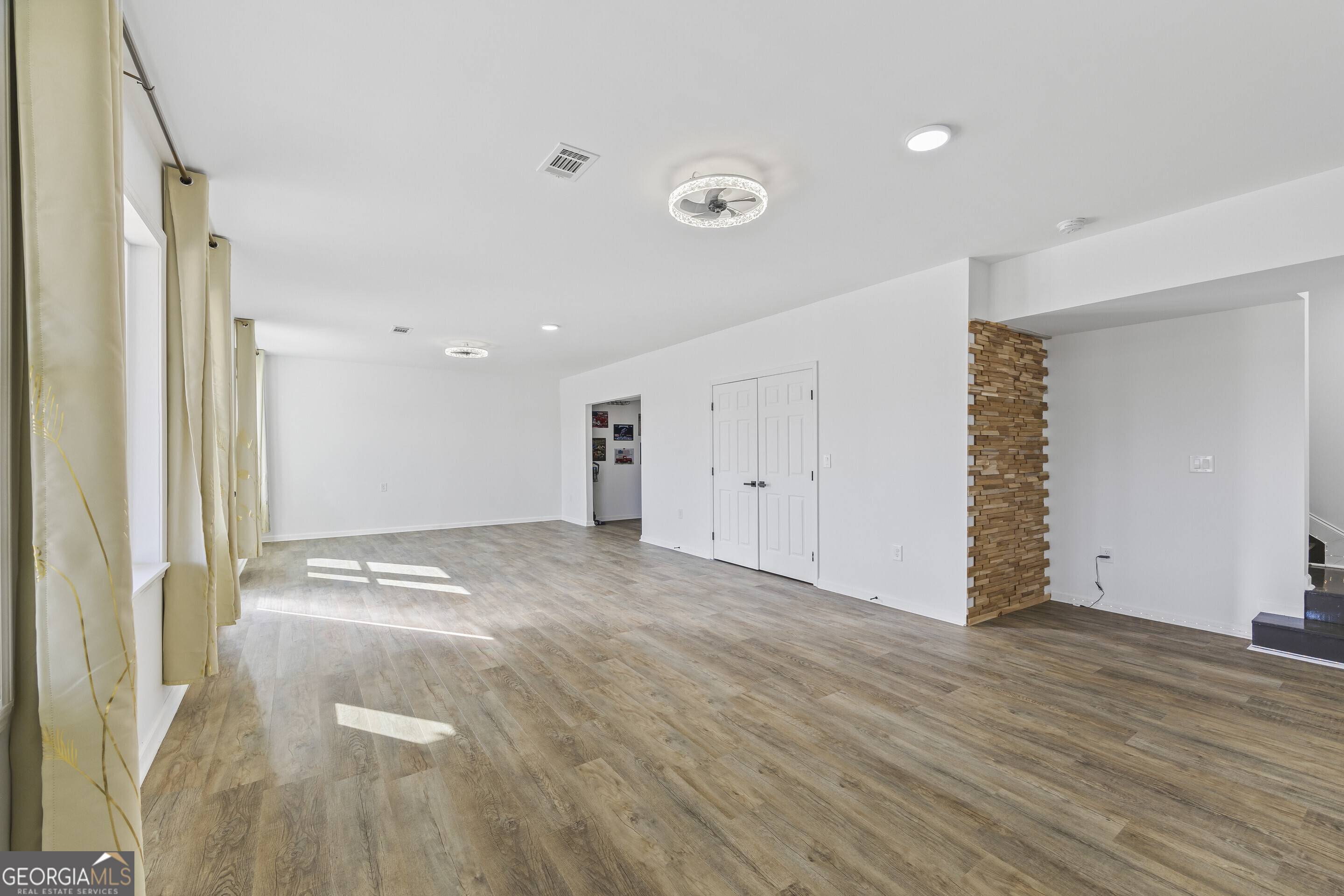 Hoschton, GA 30548,690 Michigan CIR