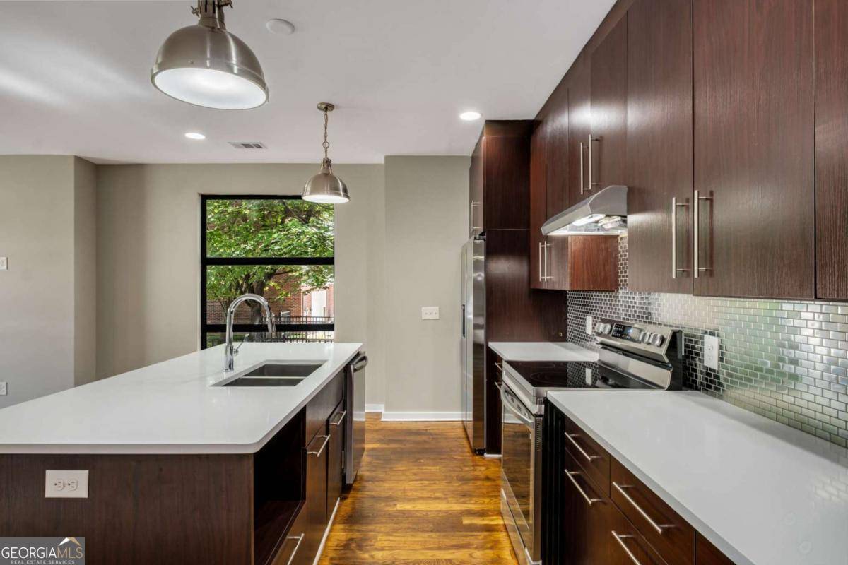 Atlanta, GA 30312,472 Martin ST SE #10