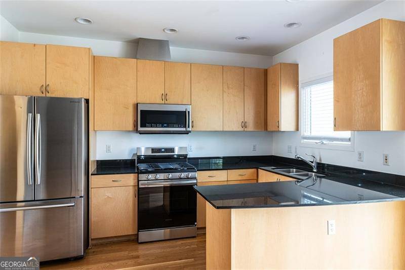 Atlanta, GA 30319,2463 FIELD NE