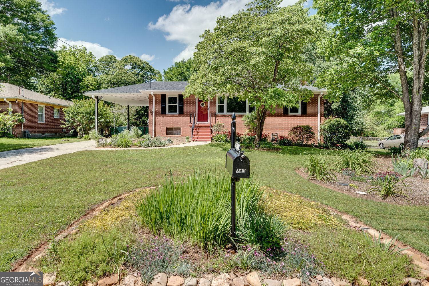 Smyrna, GA 30082,243 Woodview LN