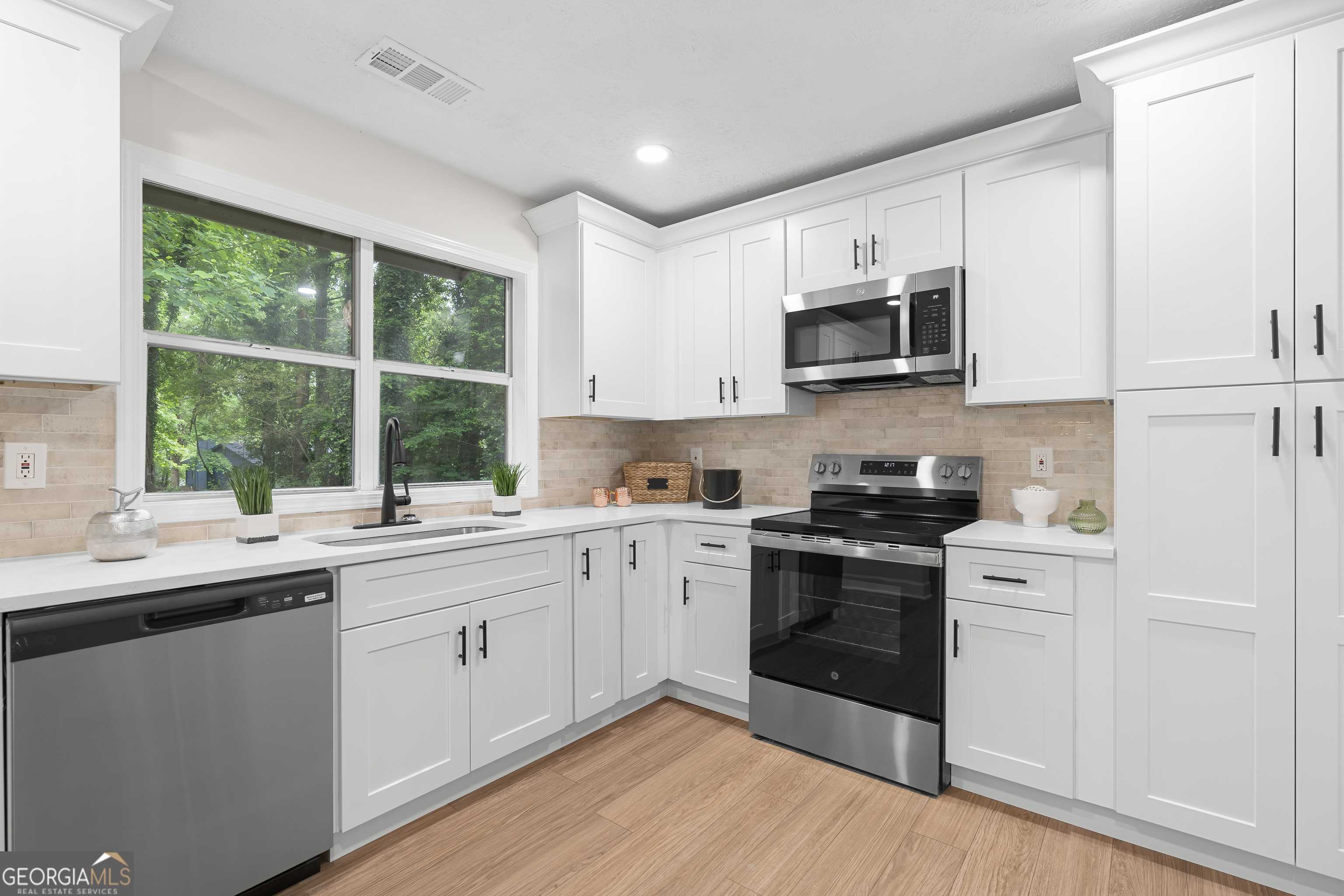 Riverdale, GA 30296,1490 Diplomat DR