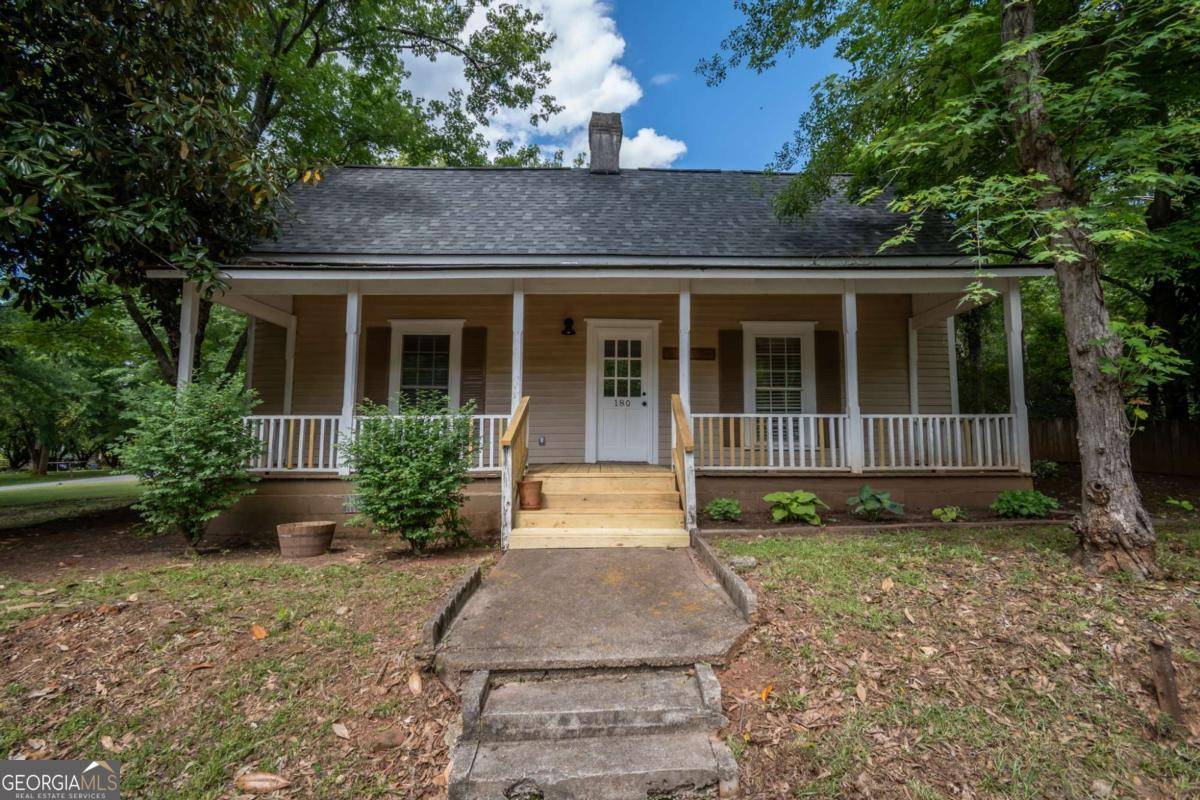 Maysville, GA 30558,180 Cross ST