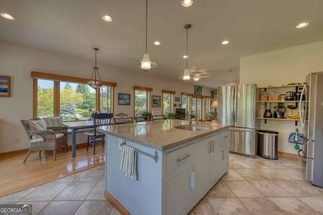 Blairsville, GA 30512,275 Everetts VW