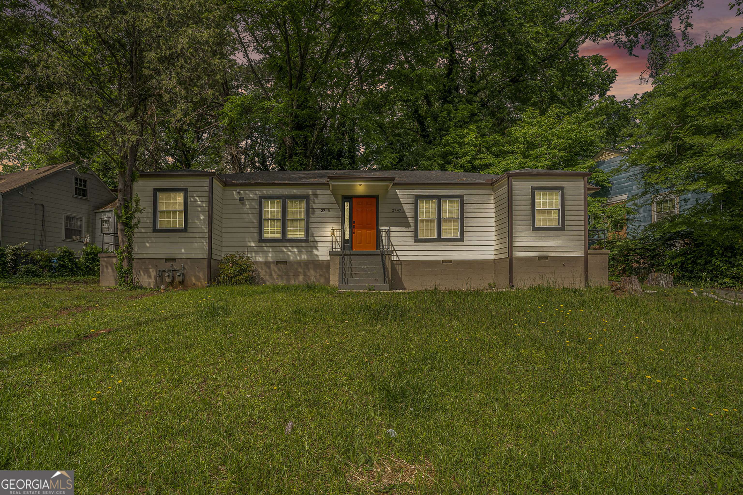 Atlanta, GA 30344,2747 Miles CIR