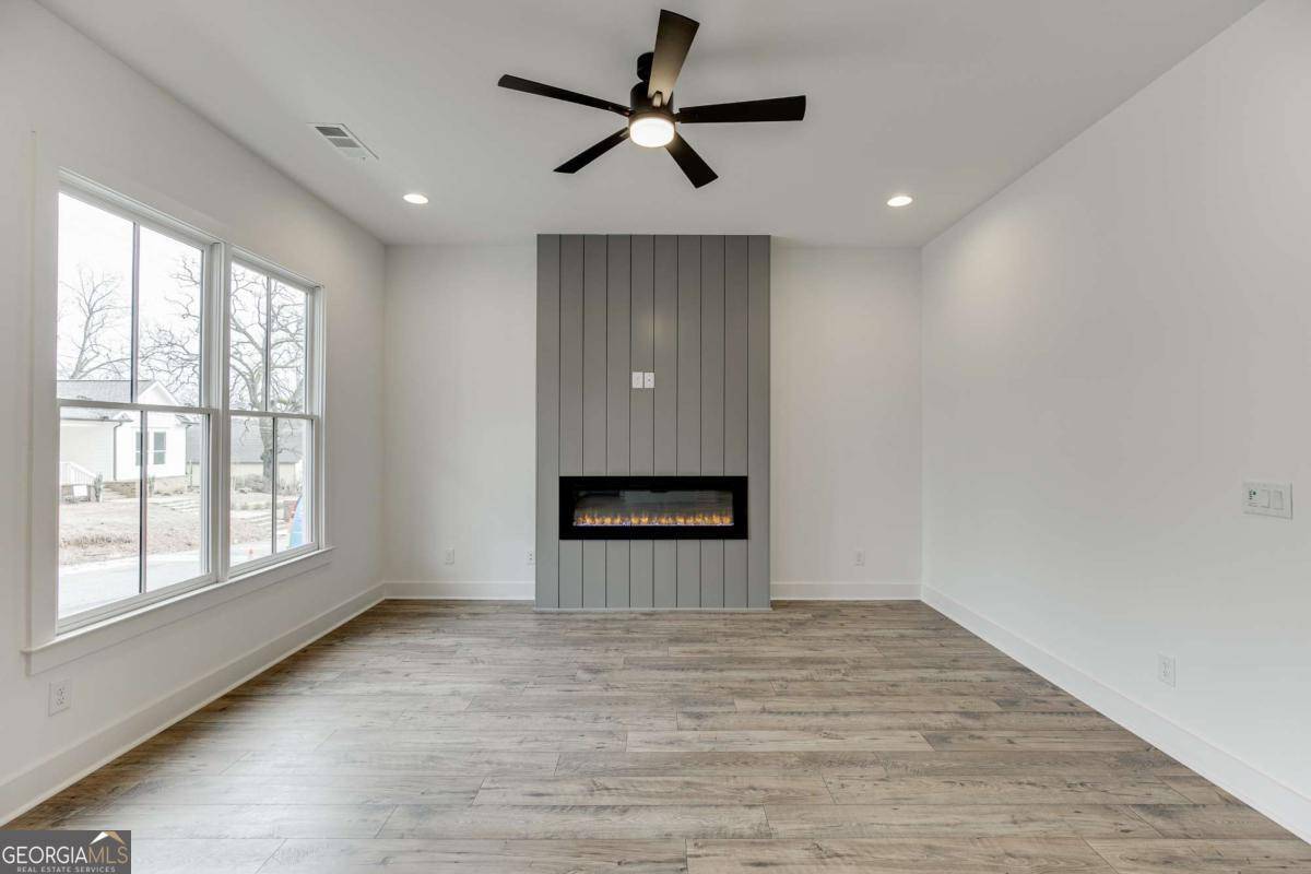 Flowery Branch, GA 30542,5631 Pine ST