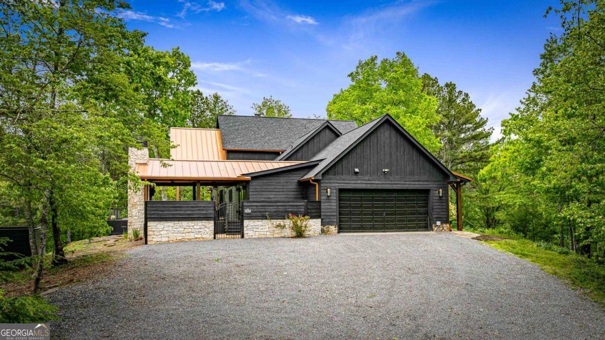 Ellijay, GA 30540,312 Charles RD
