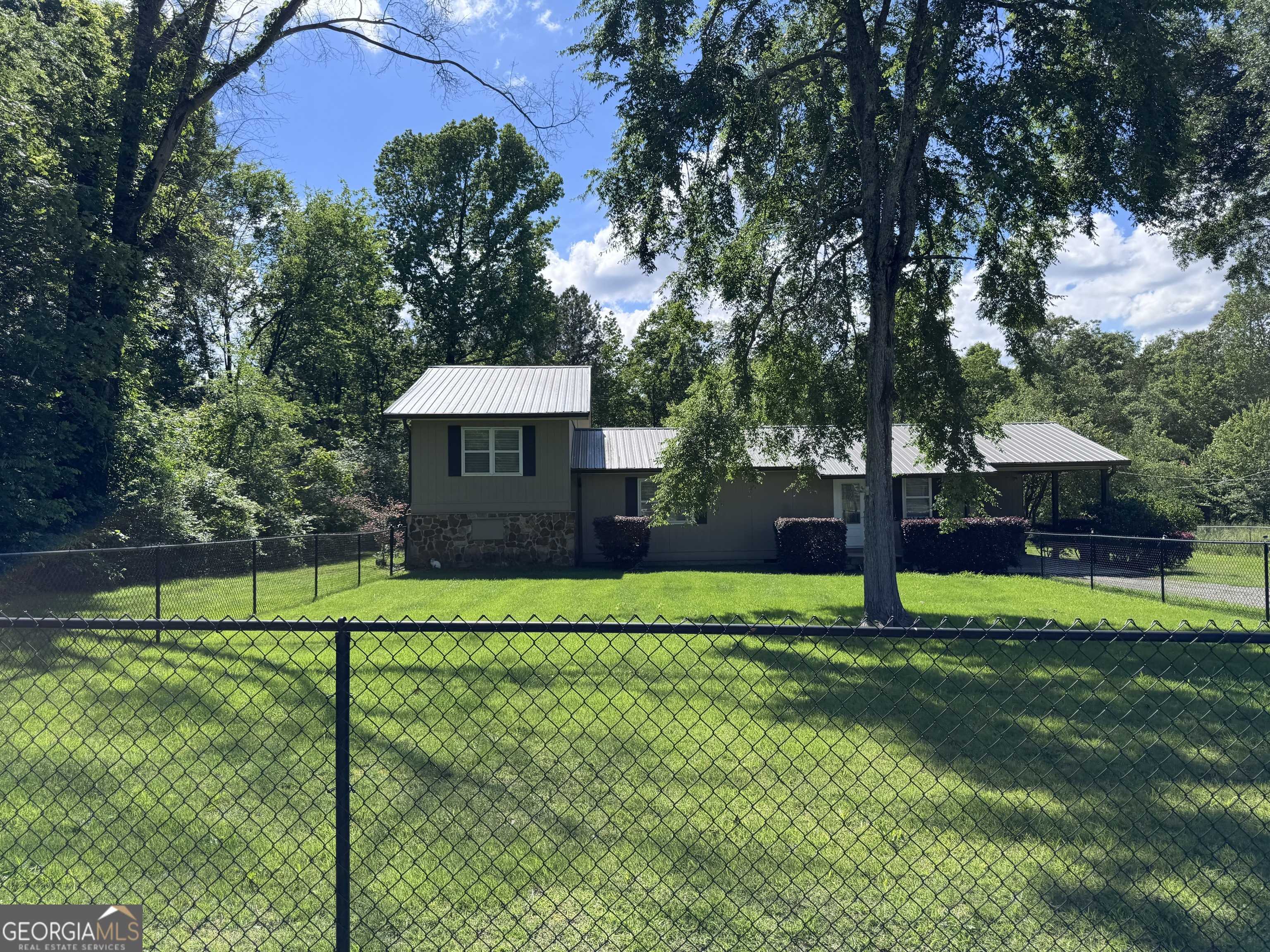 Centre, AL 35960,10 Woodland DR