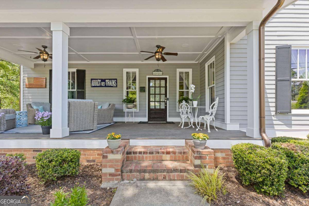 Suwanee, GA 30024,527 Main ST
