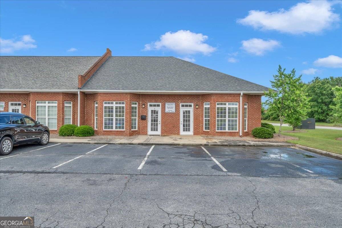 Warner Robins, GA 31088,504 - 5 Osigian BLVD