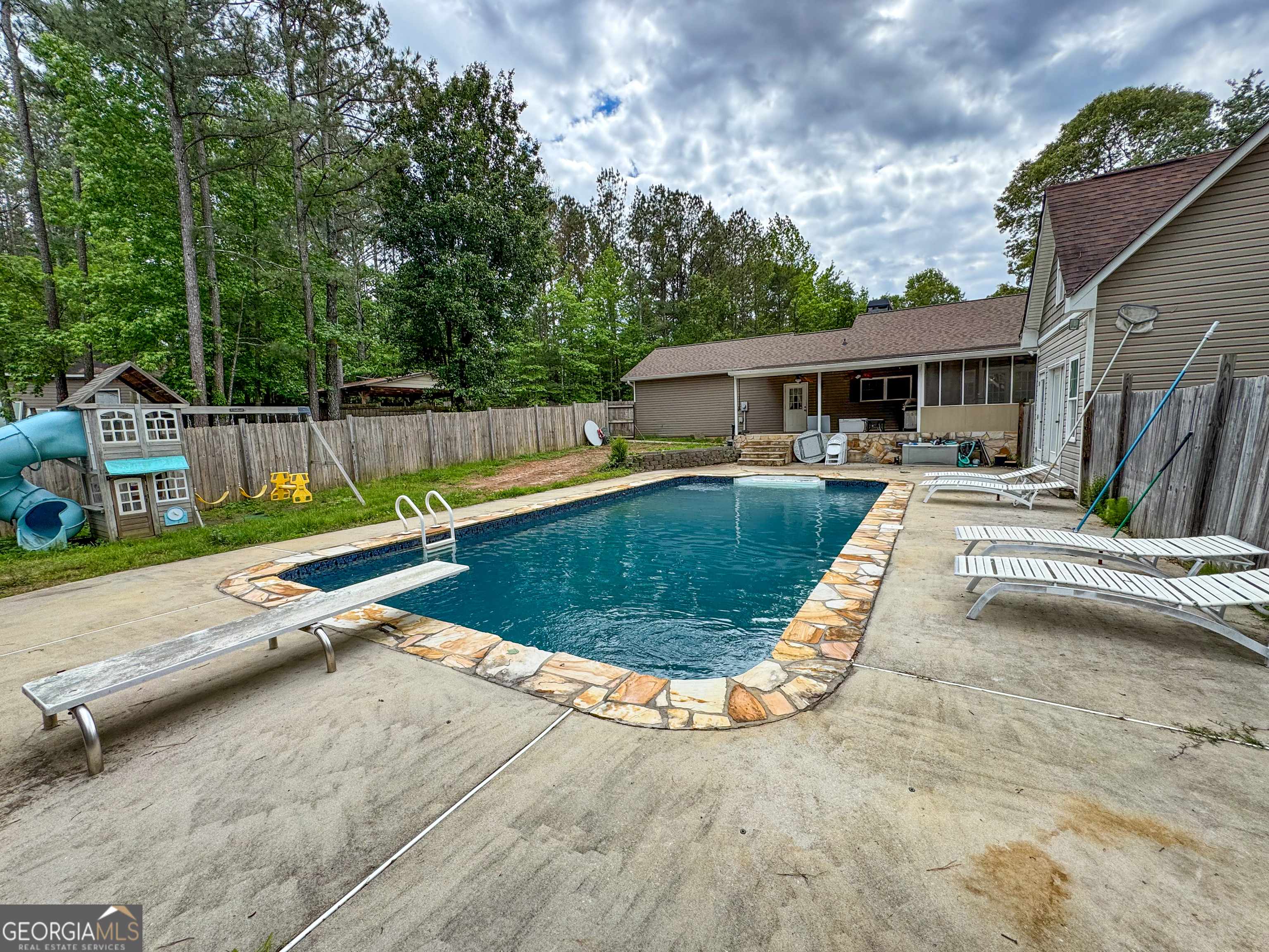 Carrollton, GA 30117,355 Meadowbrook LN